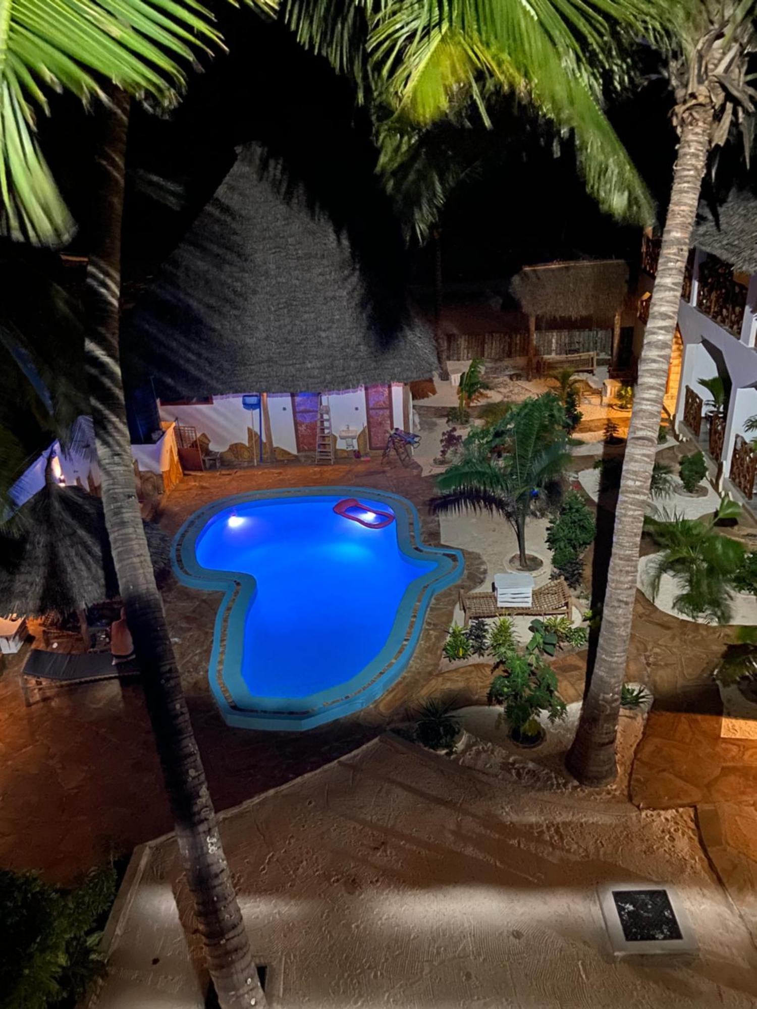 Waka Waka Bed & Breakfast Làng Làng Pwani Mchangani Ngoại thất bức ảnh