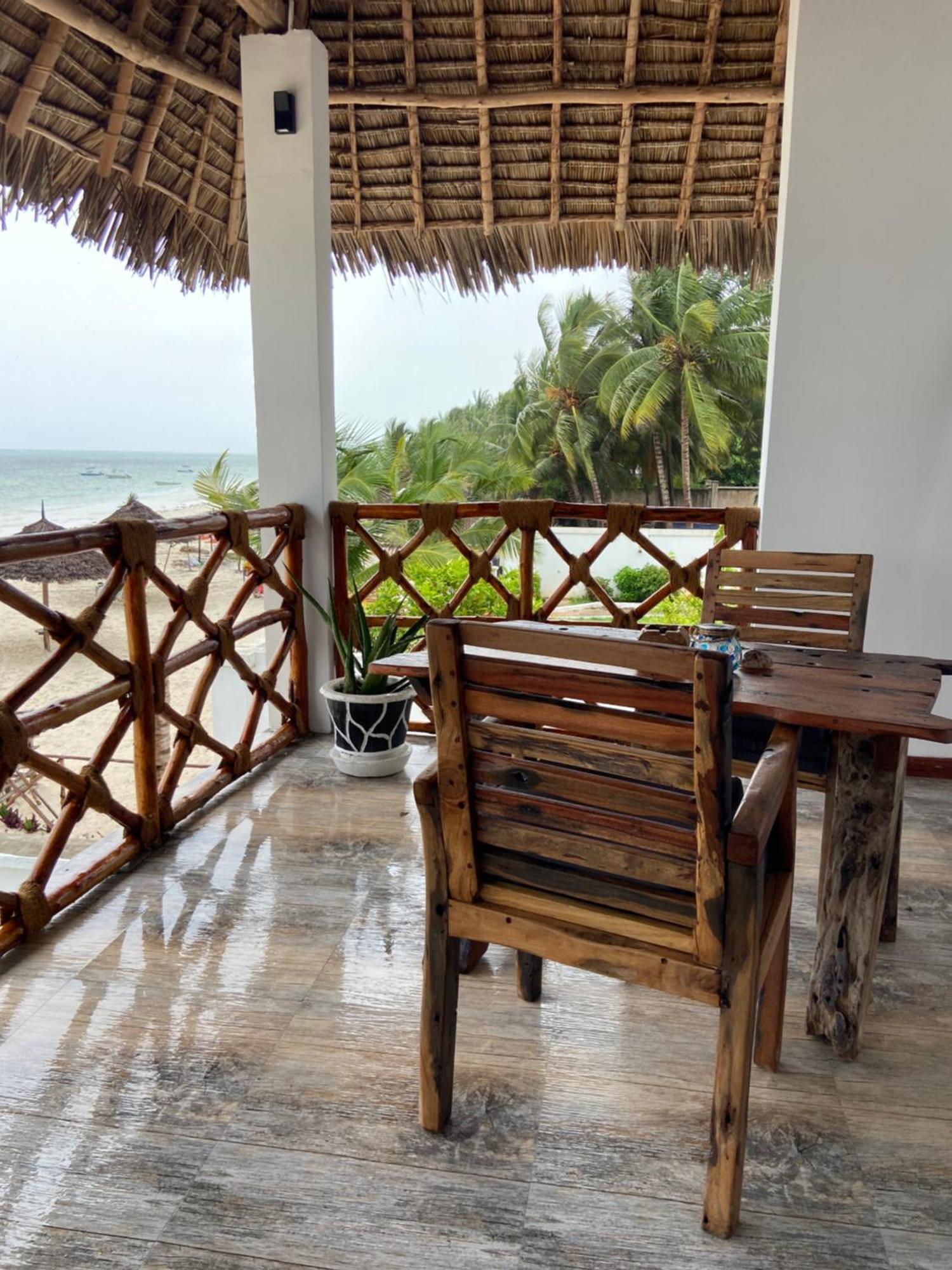 Waka Waka Bed & Breakfast Làng Làng Pwani Mchangani Ngoại thất bức ảnh