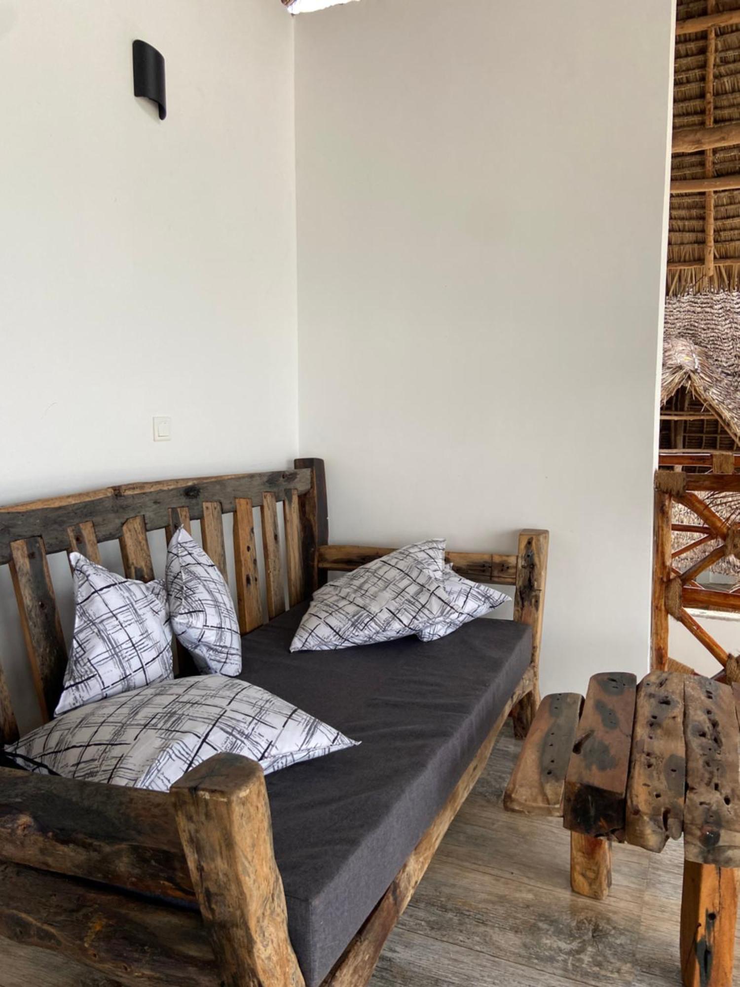 Waka Waka Bed & Breakfast Làng Làng Pwani Mchangani Ngoại thất bức ảnh